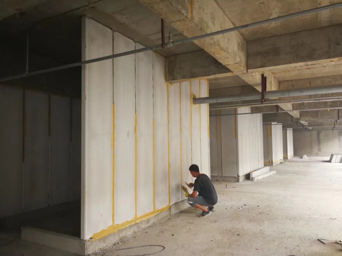 霸州无机发泡轻骨料混凝土隔墙板施工技术性能研究